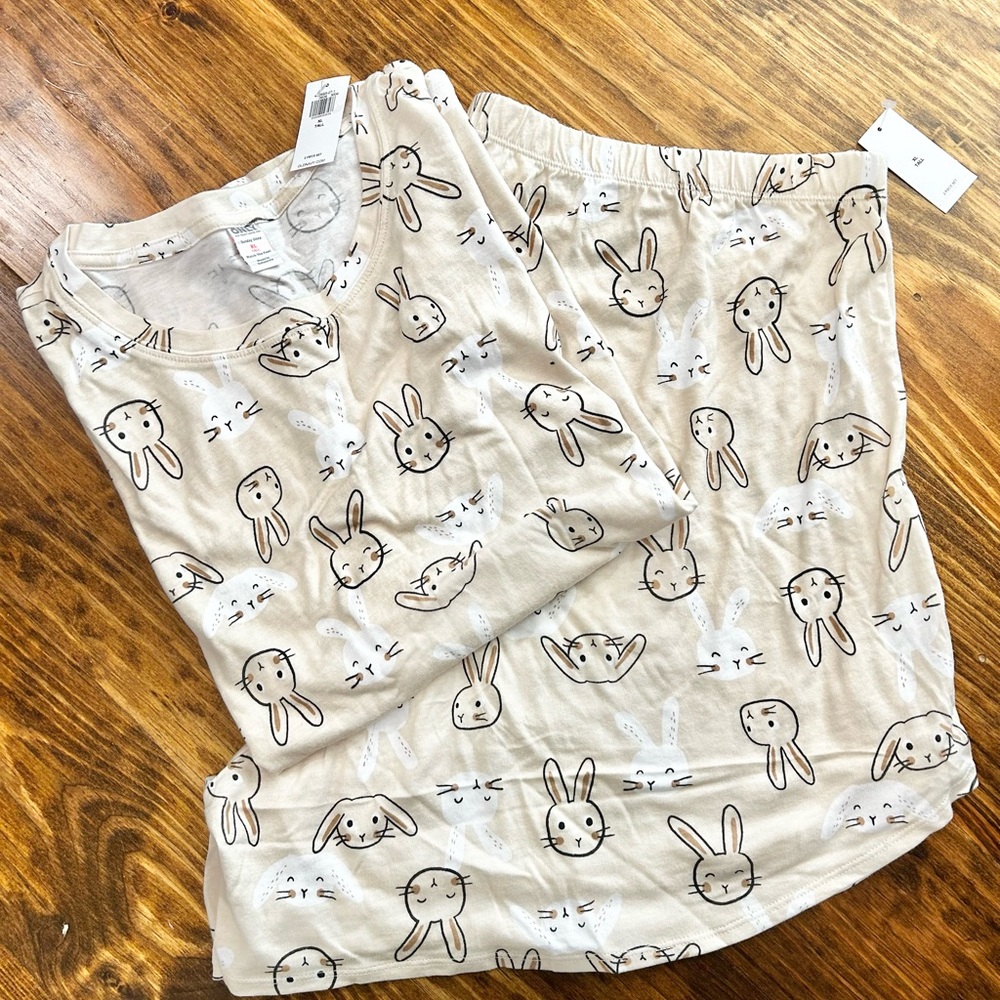 Adorable Easter Bunny Print Adult Pajamas